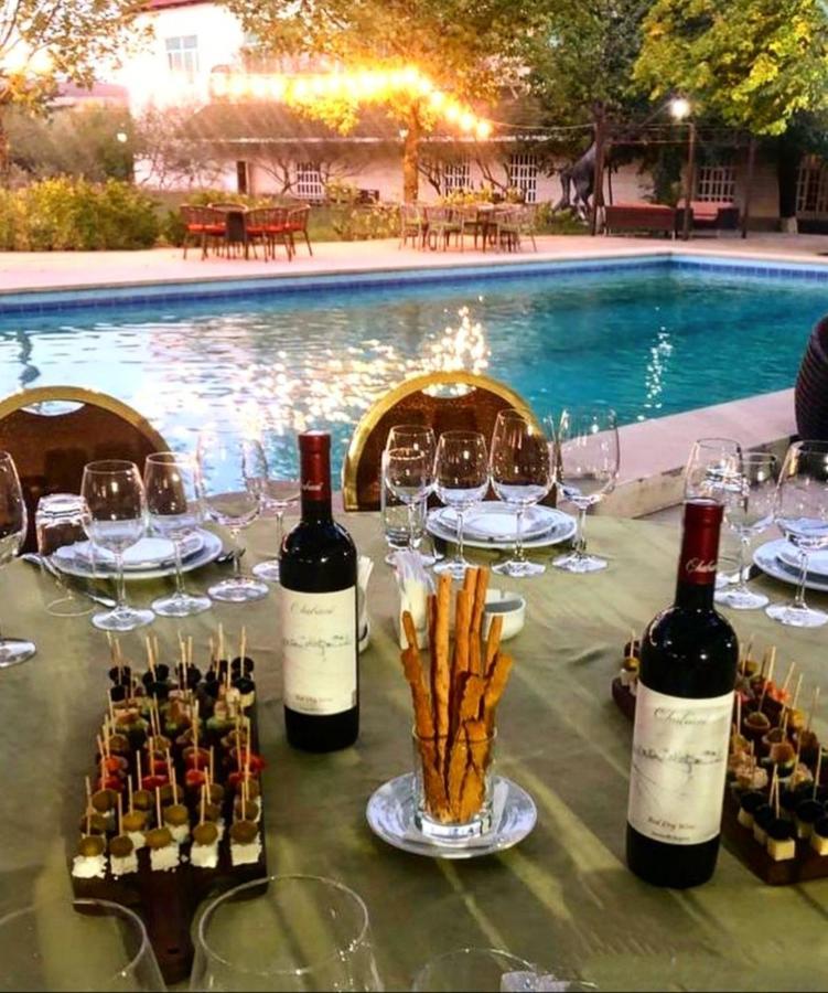 Chabiant Guesthouse Chateau Monolit Ikinci Yeniyol ภายนอก รูปภาพ
