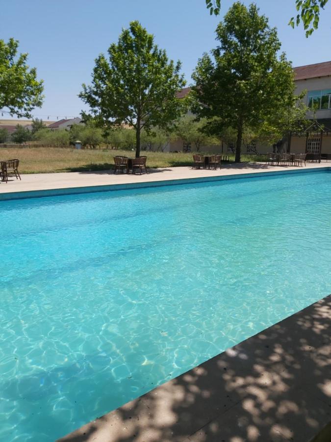 Chabiant Guesthouse Chateau Monolit Ikinci Yeniyol ภายนอก รูปภาพ