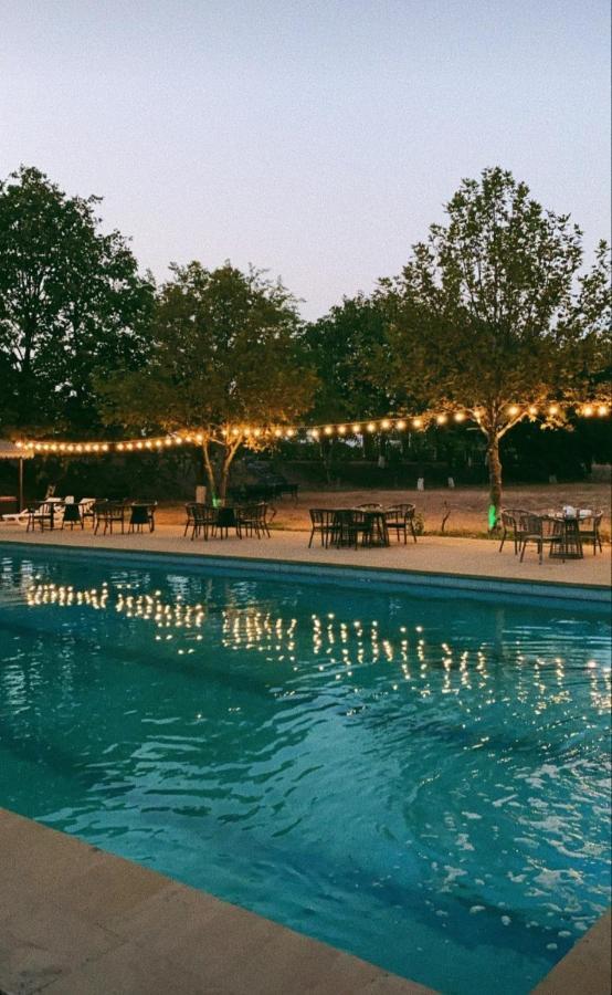Chabiant Guesthouse Chateau Monolit Ikinci Yeniyol ภายนอก รูปภาพ