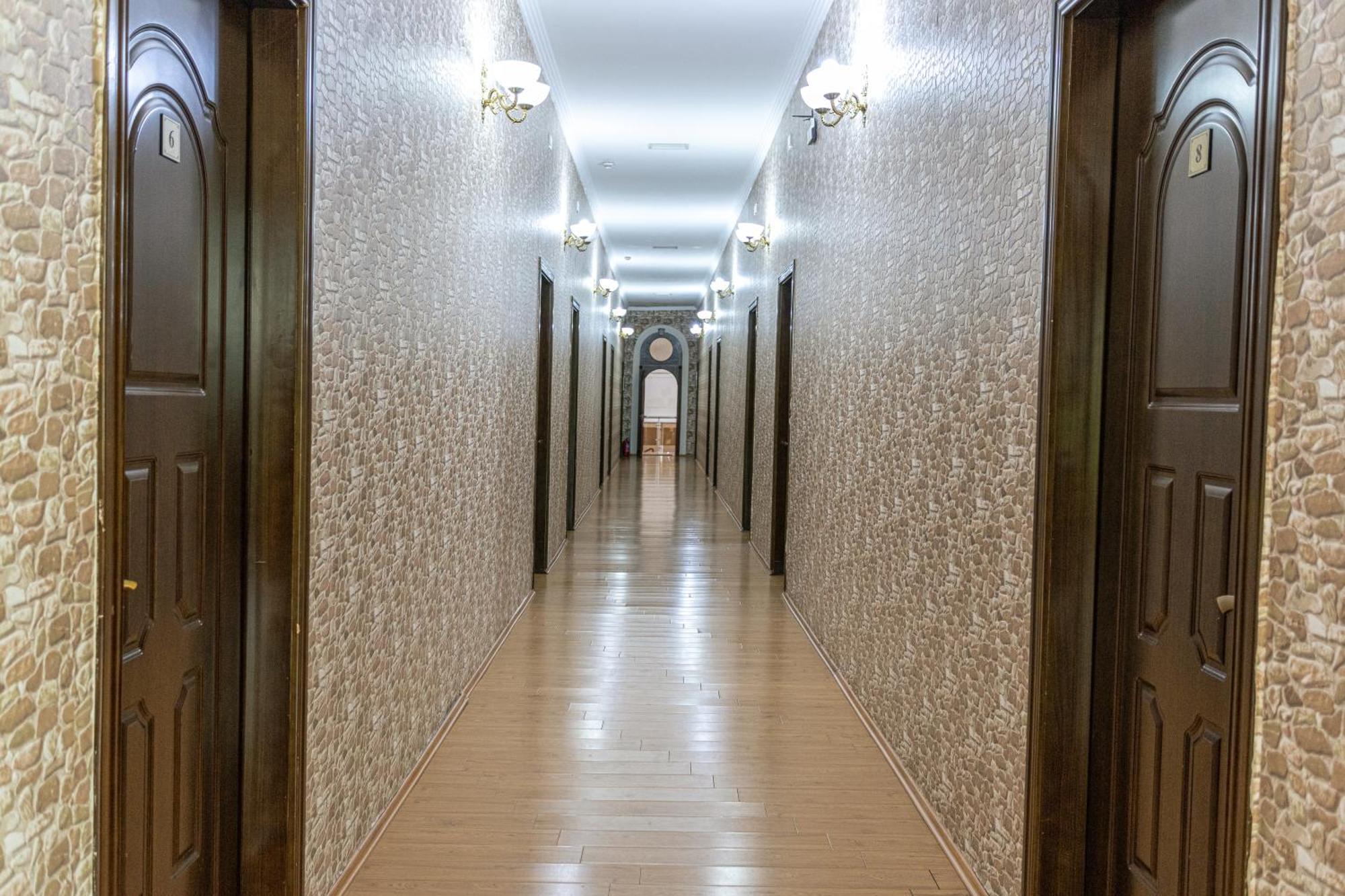 Chabiant Guesthouse Chateau Monolit Ikinci Yeniyol ภายนอก รูปภาพ