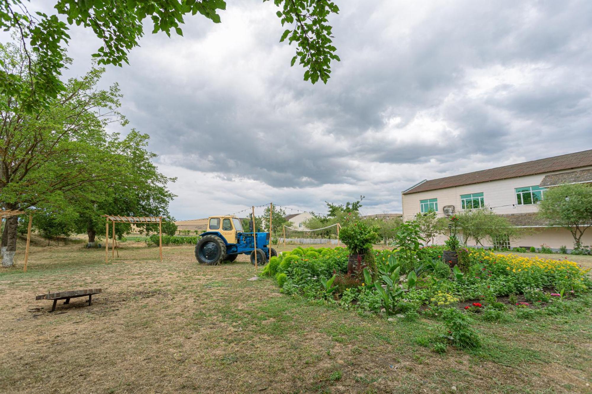 Chabiant Guesthouse Chateau Monolit Ikinci Yeniyol ภายนอก รูปภาพ