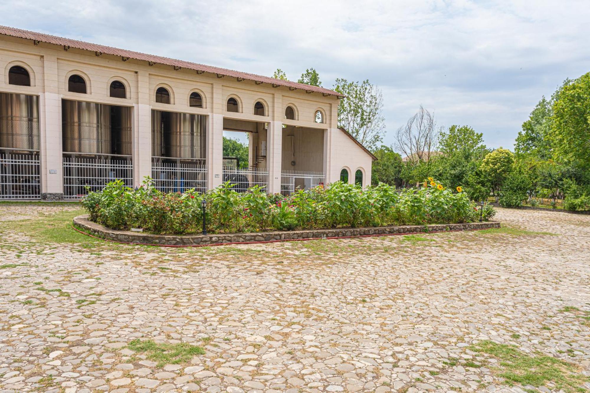 Chabiant Guesthouse Chateau Monolit Ikinci Yeniyol ภายนอก รูปภาพ