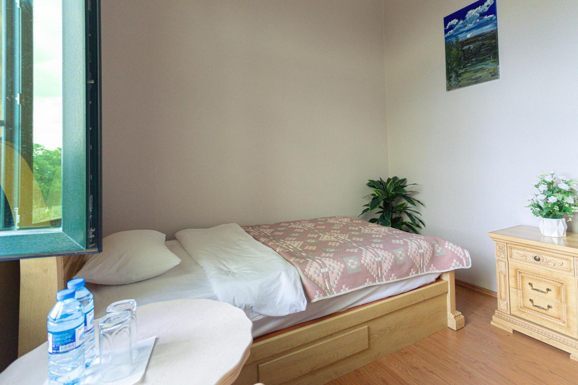 Chabiant Guesthouse Chateau Monolit Ikinci Yeniyol ภายนอก รูปภาพ