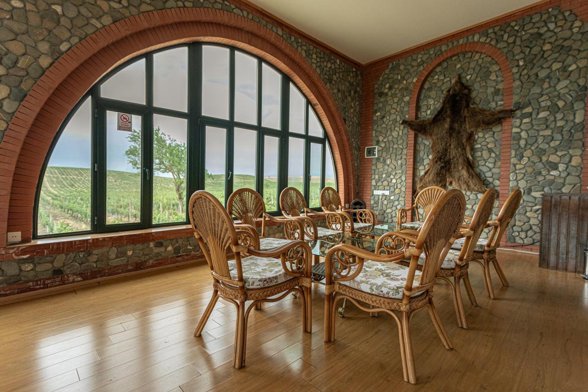 Chabiant Guesthouse Chateau Monolit Ikinci Yeniyol ภายนอก รูปภาพ