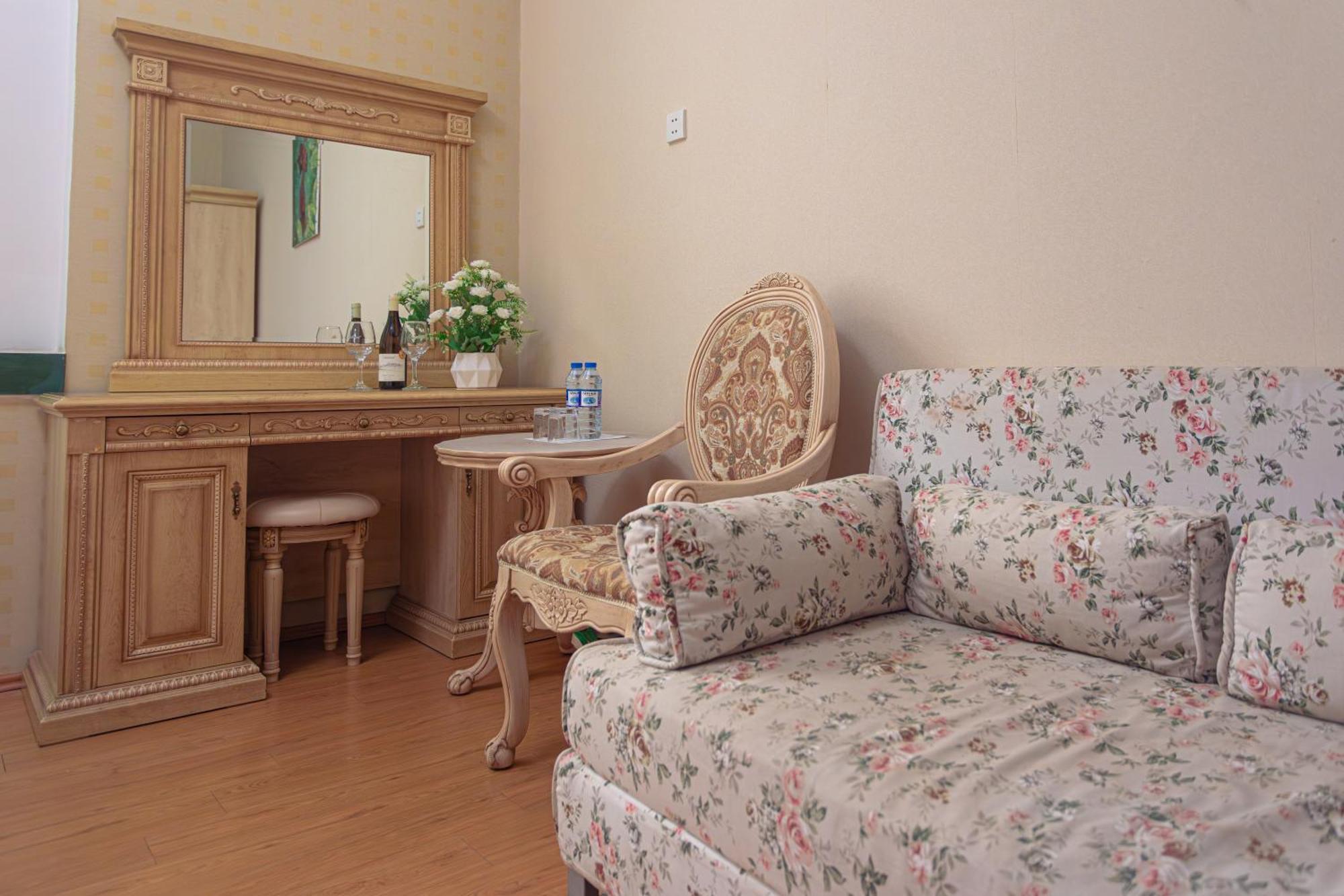 Chabiant Guesthouse Chateau Monolit Ikinci Yeniyol ภายนอก รูปภาพ