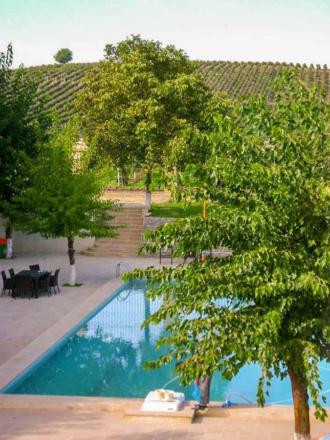 Chabiant Guesthouse Chateau Monolit Ikinci Yeniyol ภายนอก รูปภาพ